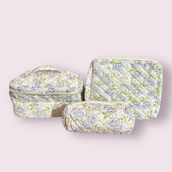 3-Piece Floral Quilted Travel Bag Set | Makeup, Pouch, and Organizer | New - Picture 5 of 5